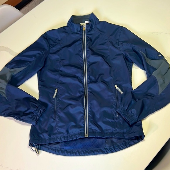 ALO Yoga Jackets & Blazers - ALO Yoga Windbreaker. Navy  blue and grey. Size Small.